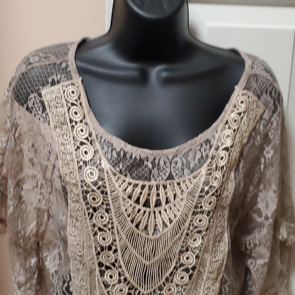 Daytrip Lace Embellished Boho Top NWOT - Picture 2 of 13